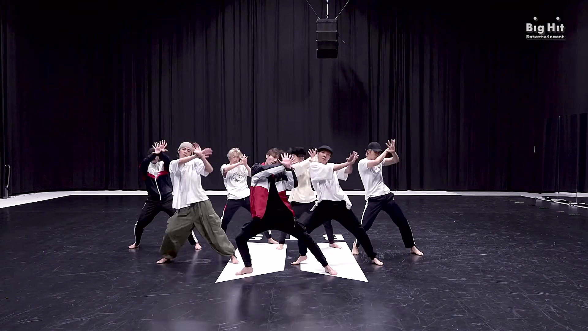 BTS BLACK SWAN DANCE