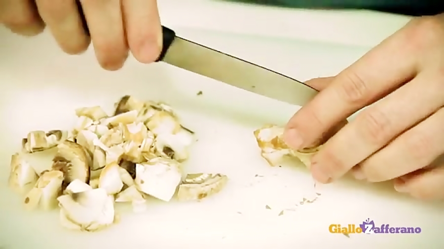 پاى پاستا با سوسیس و قارچ