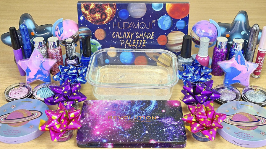 اسلایم شفاف و میکاپ تم کهکشانی