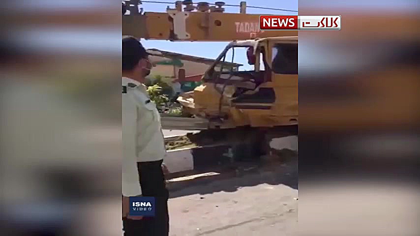 حادثه آفرینی شدید جرثقیل در قش...