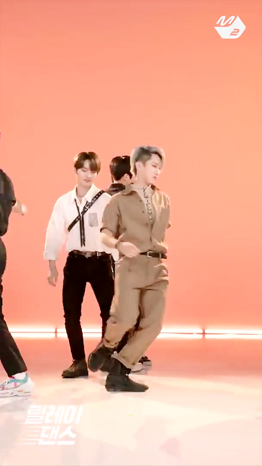 stray kids _ back door relay dance