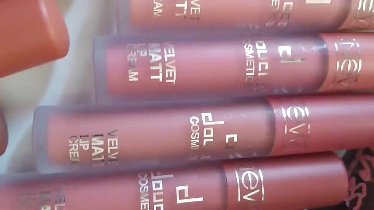 نمای نزدیک و تست رژلب مات ۲۴سا...