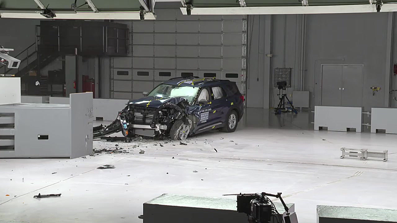 تست تصادف فورد اکسپلورر 2020