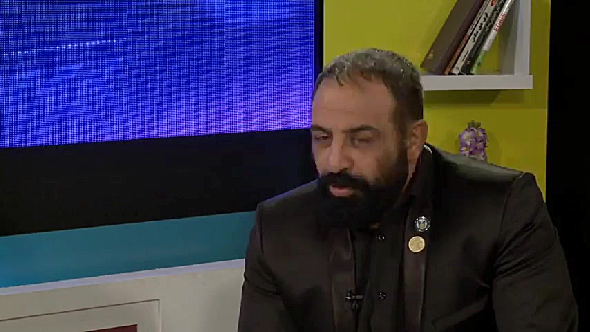 کافه مناظره  میزبان پهلوان اکب...