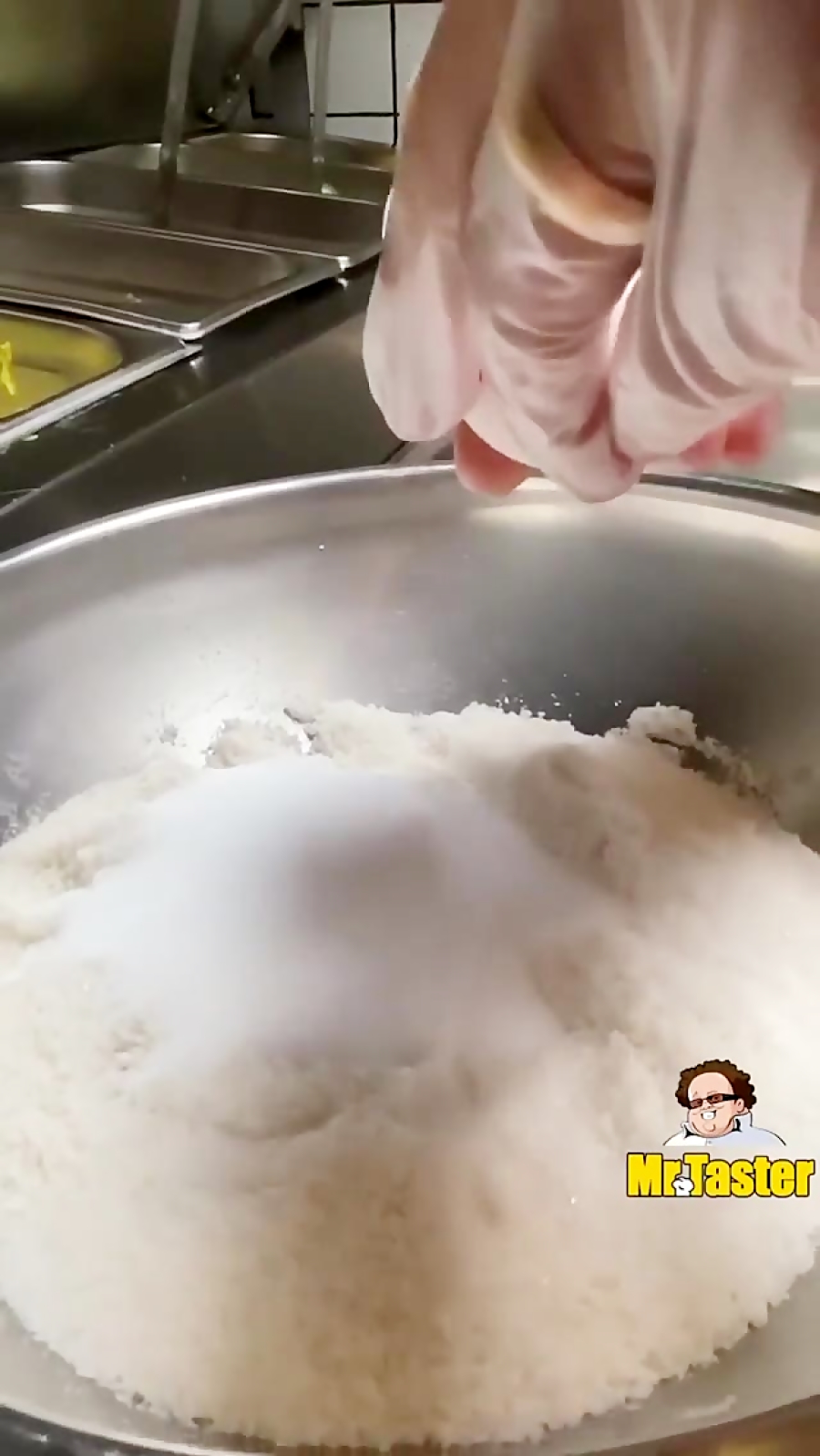 ماهی سالت کراستد در رستوران دن...