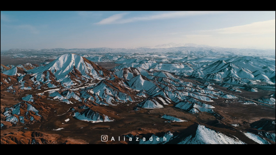 تصویر هوایی از کوه های رنگی آل...