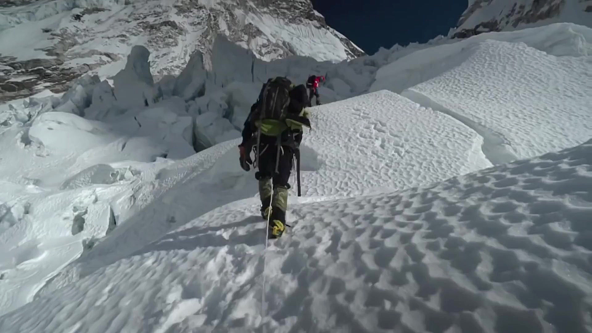 دقایقی با اورست