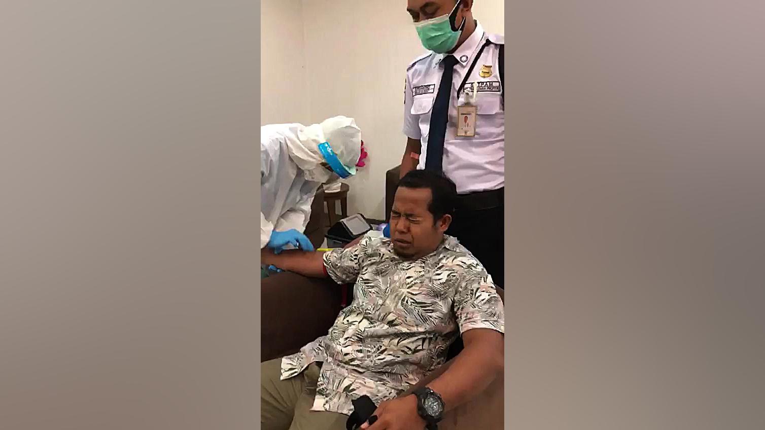 ترس از آمپول