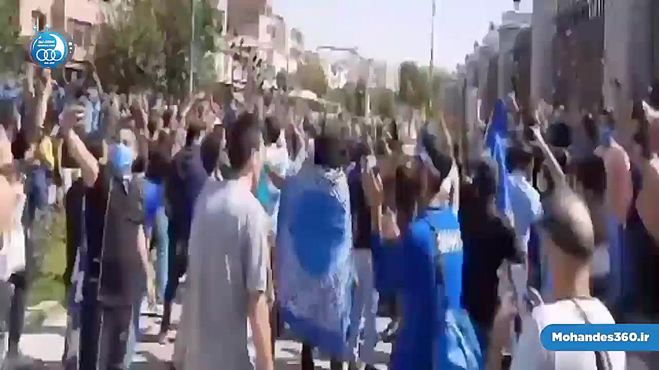 لحظاتی از اعتراض هواداران استق...