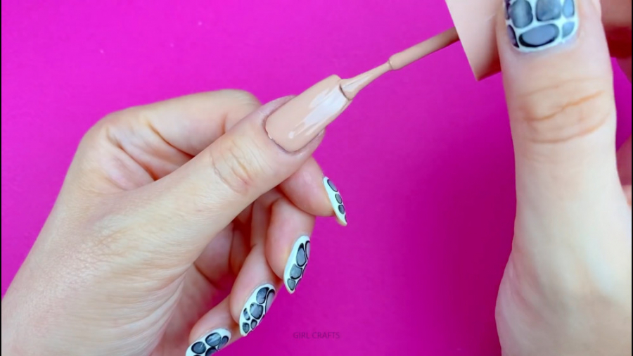 آموزش ساخت و طراحی ناخن