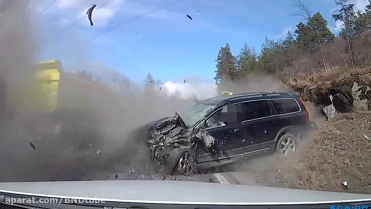 تصادف باورنکردی خودروی ولوو با...