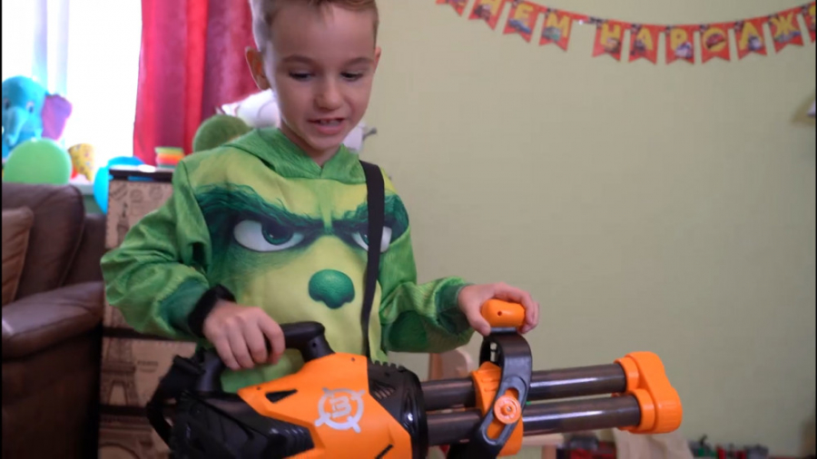 ماکسیم  بازی های ماکسیم با مام...