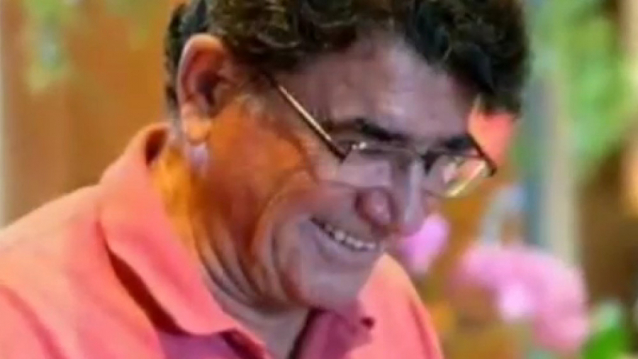 آهنگ هرچه کنی بکن مکن ترک من ا...