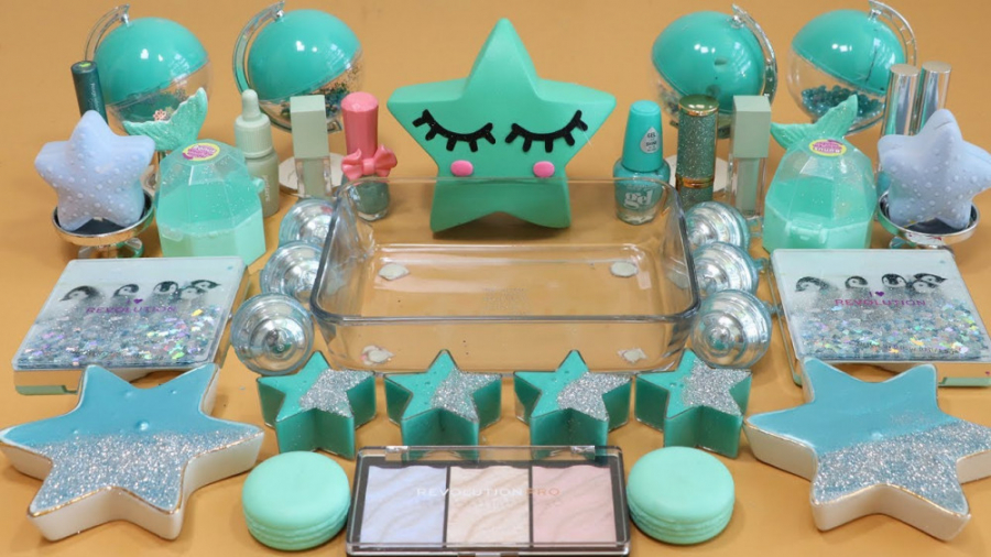 اسلایم شفاف و لوازم میکاپ