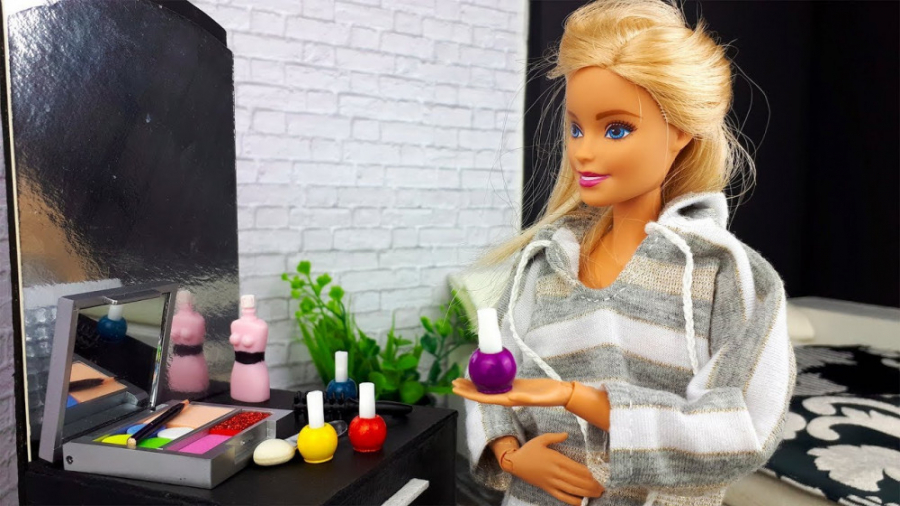 مورنینگ روتین باربی و میکاپ