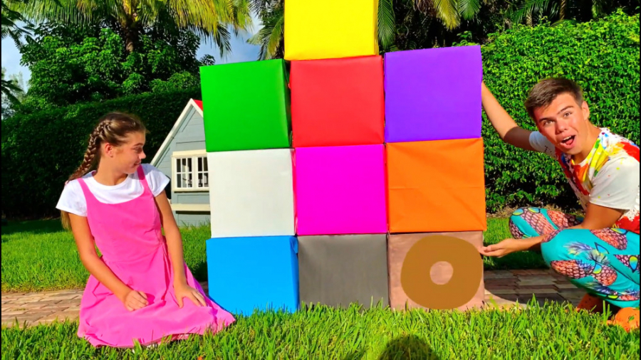 ميا ناستيا و آرتم  بازی با جعب...