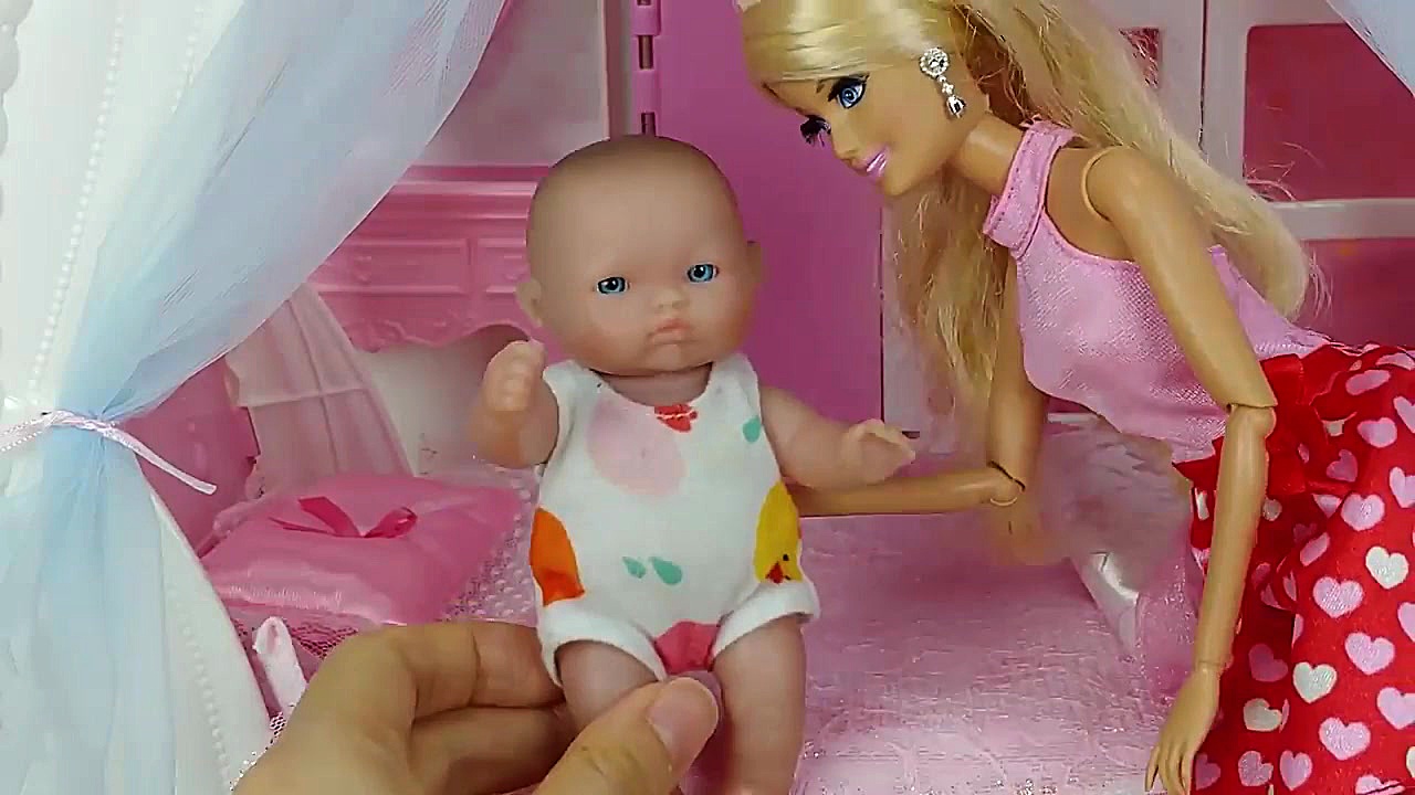 لباس های جدید عروسک باربی  اتا...