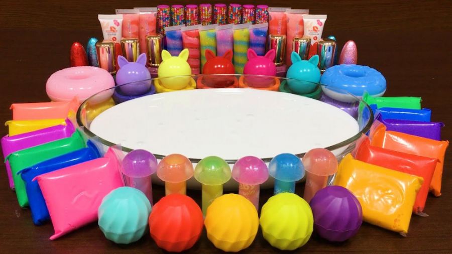 مخلوط اسلایم سفید و میکاپ و اس...