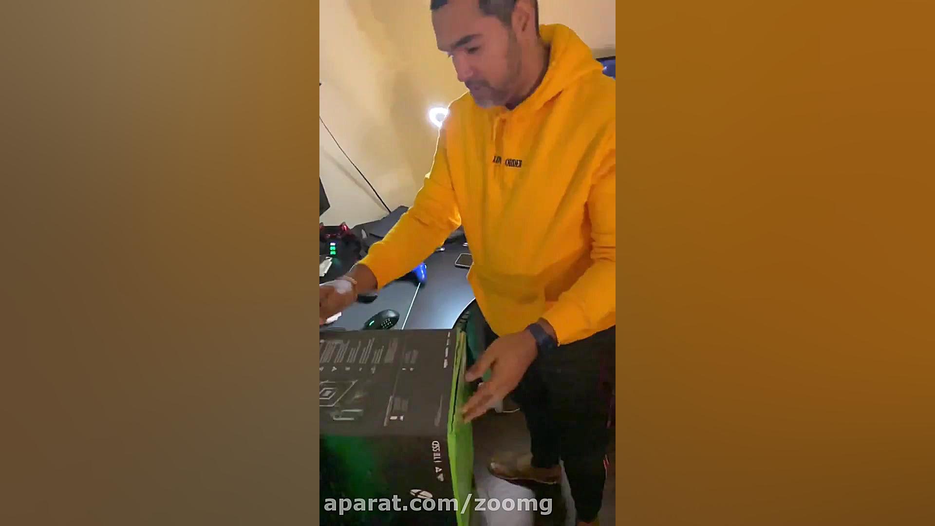 ویدیوی جعبه گشایی کنسول ایکس ب...