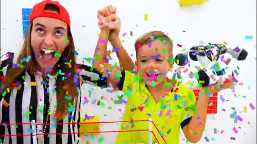 ولاد و نیکیتا بازی با ربات های...