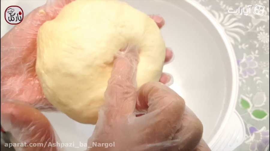 خمیر پیتزای خونگی حرفه ای