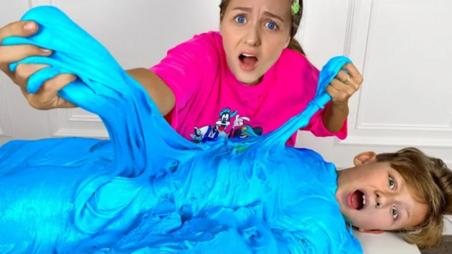 ماجراهای سنیا : سنیا در اسلایم...