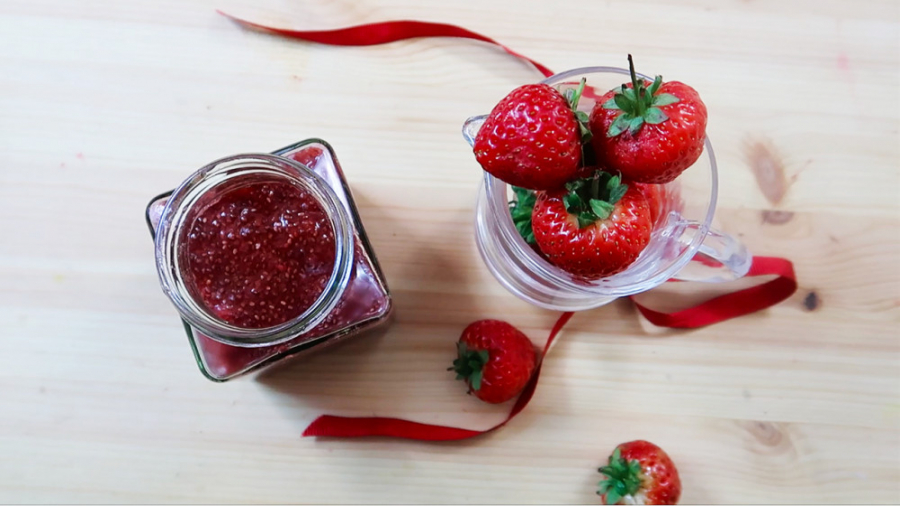 مربای بدون شکر توت فرنگی و دان...