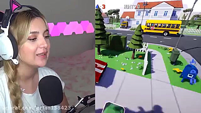 قایم موشک با تاکسیک گرل