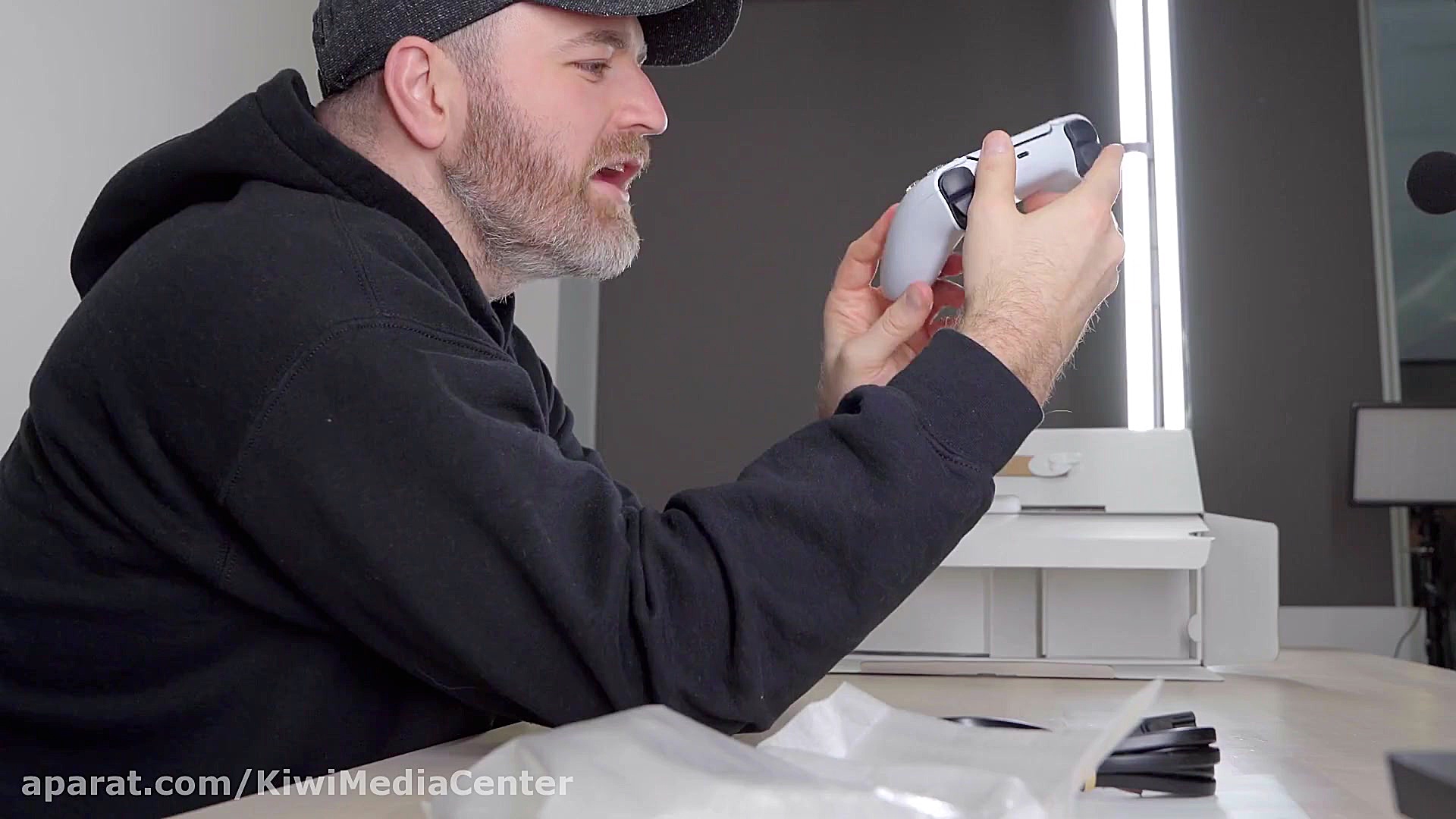 جعبه گشایی پلی استیشن 5 توسط آ...