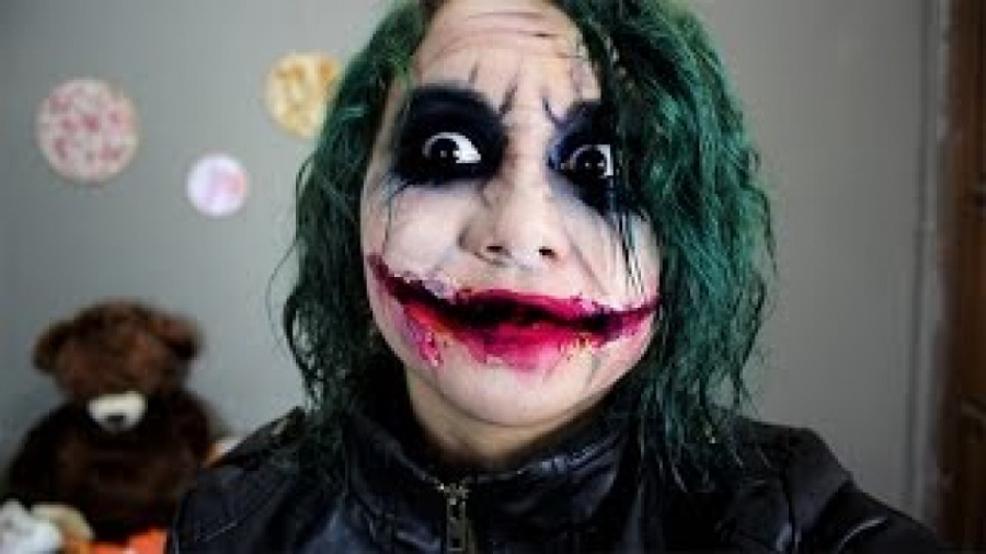 آموزش میکاپ جوکر