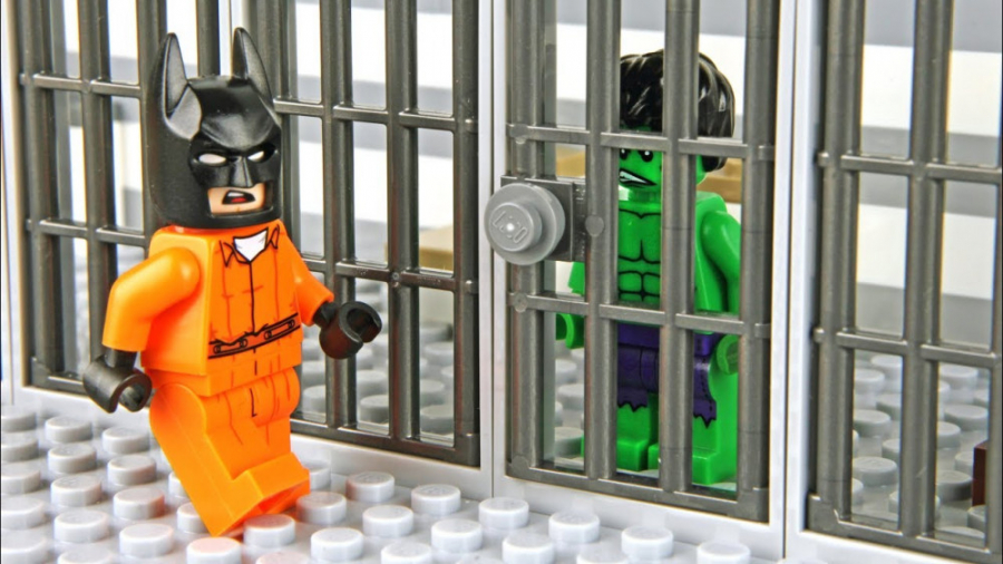 لگو هالک و بتمن در زندان