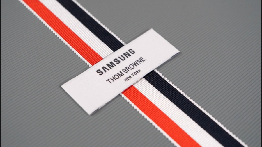 جعبه گشایی نسخه تم براون گلکسی...