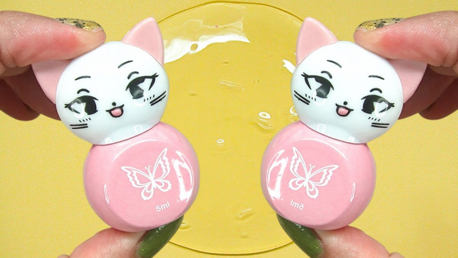 اسلایم شفاف و لوازم آرایشی