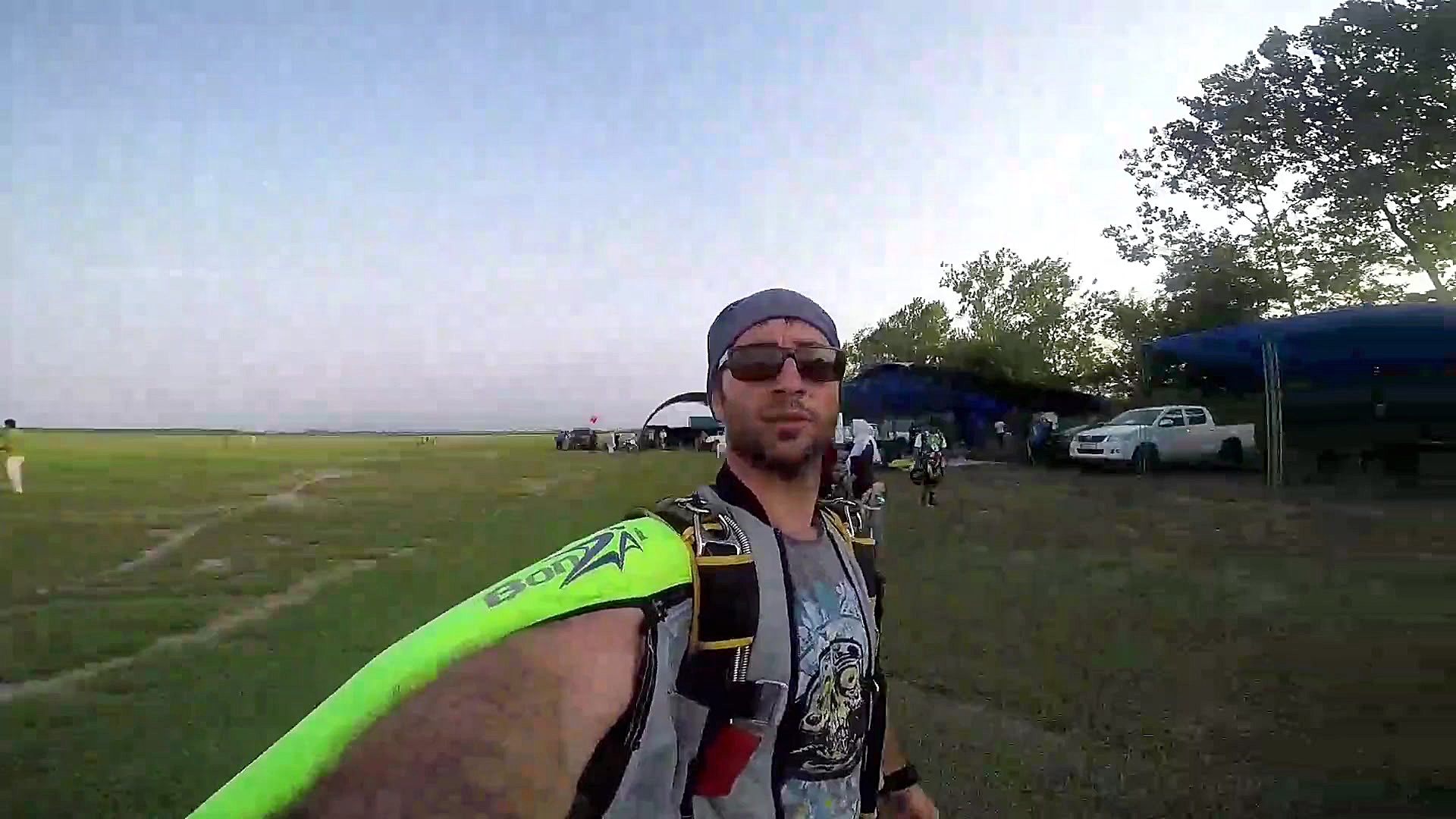 نمایی از بوگی چتربازی زیباکنار...