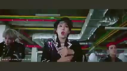 STRAY KIDS back door