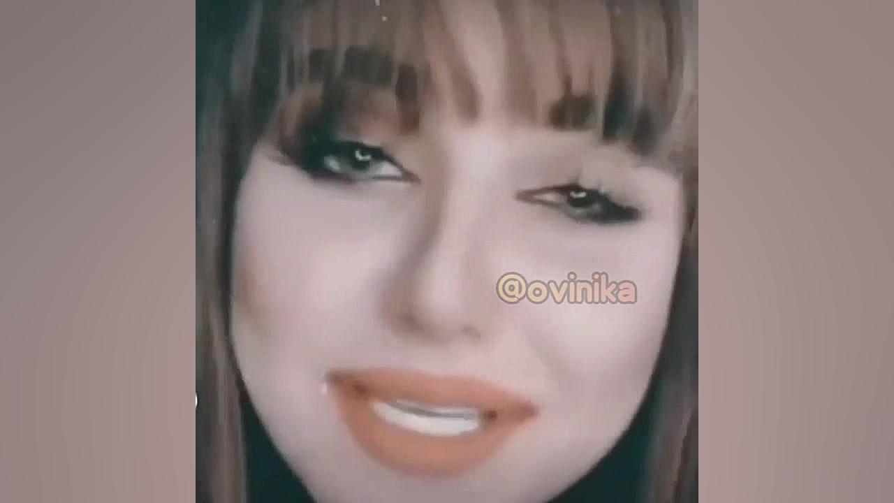 نیکا گریه میکنه(دنبال= دنبال)(...