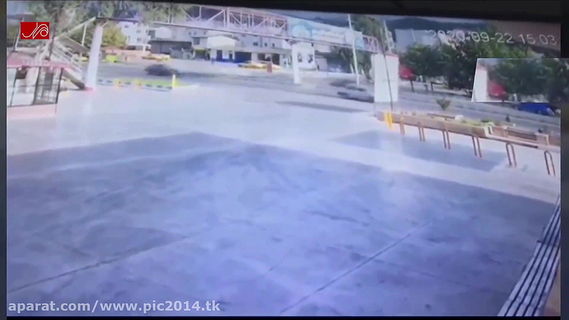 نابودی کامل پل هوایی در یک ثان...