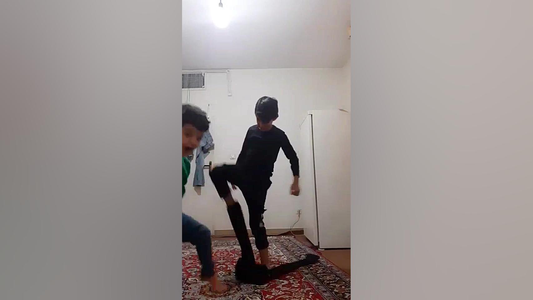 برعکس لباس پوشیدم