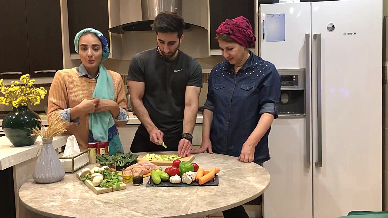 آشپزی فاطمه گودرزی با دریا و پ...