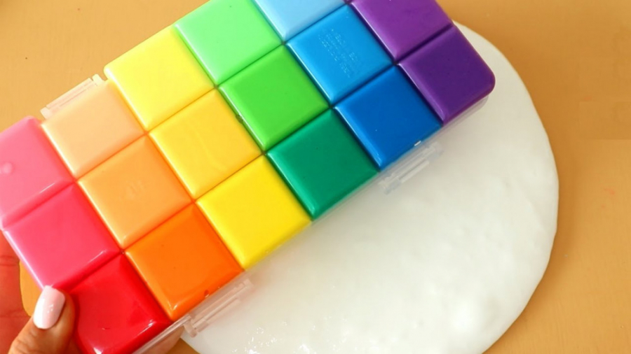 مخلوط اسلایمهای رنگی و سفید