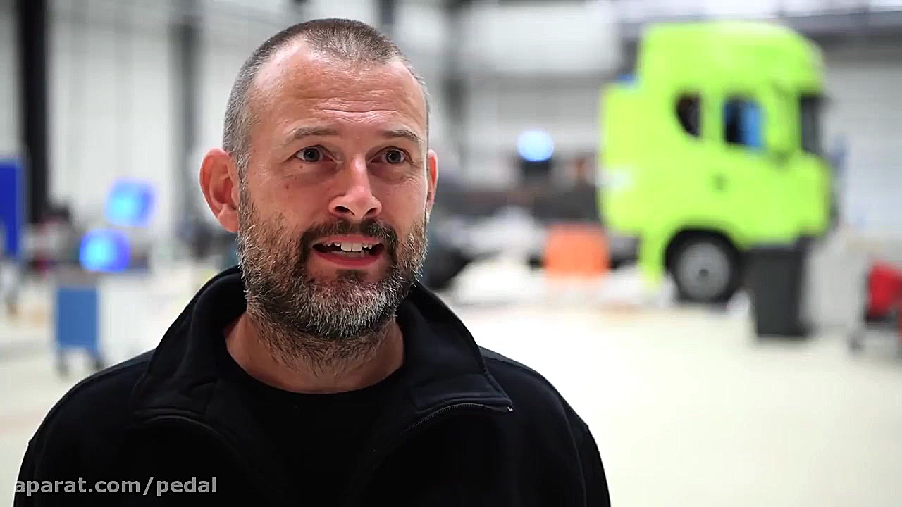 تست تصادف گلف با کامیون الکتری...