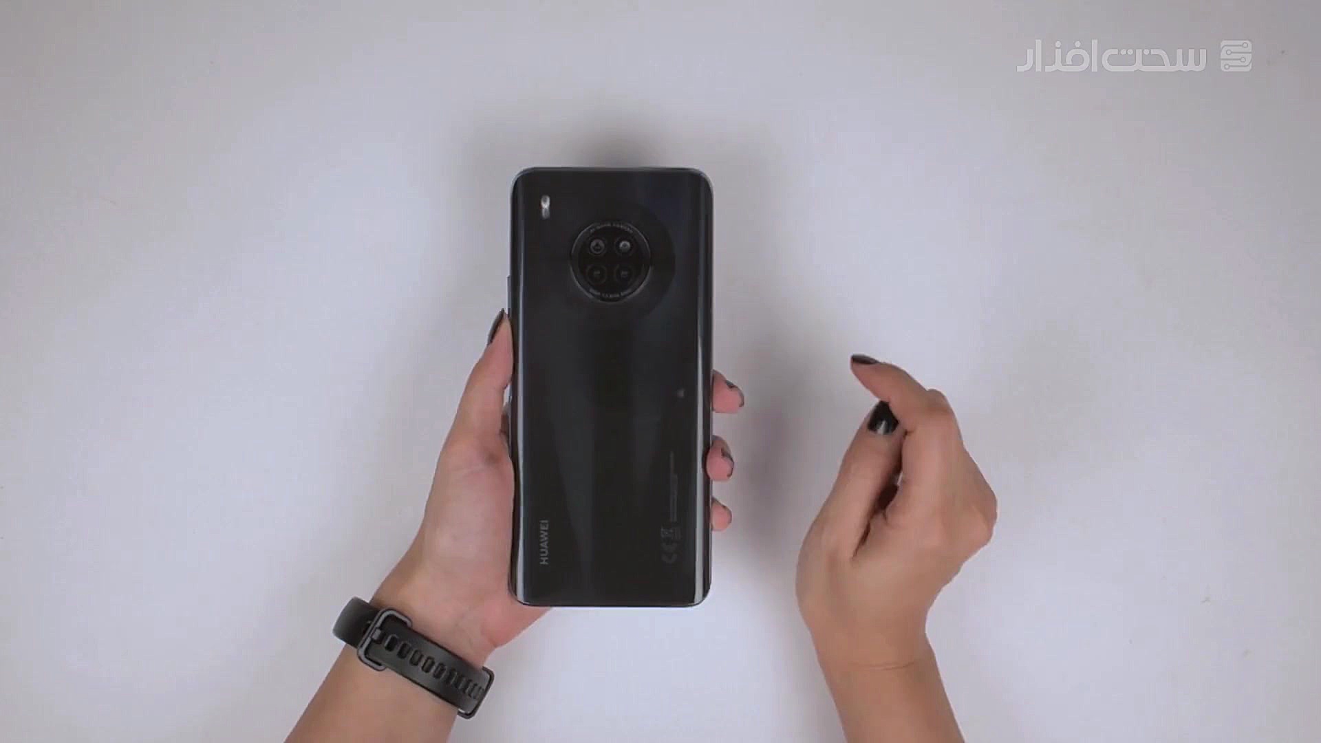 جعبه گشایی و نگاه اولیه به گوش...