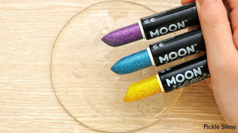 مخلوط اسلایم شفاف و اکلیل و لو...