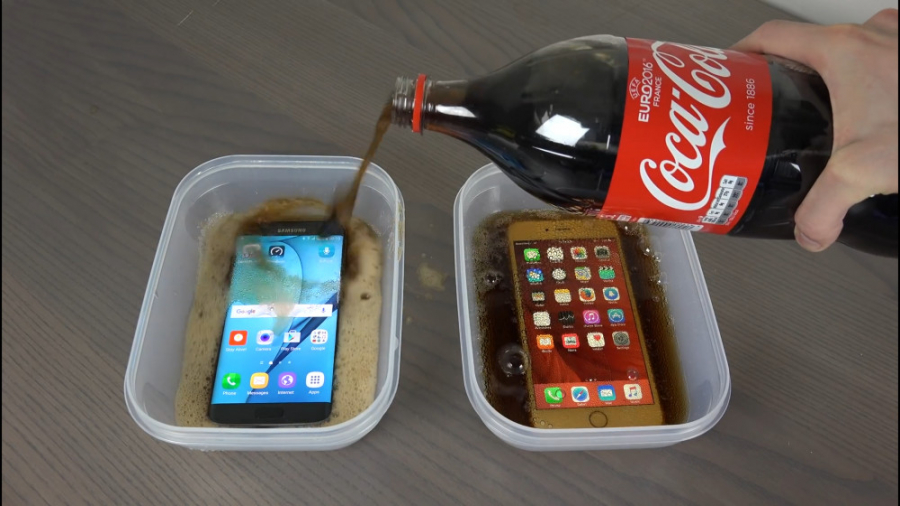 تست مقاومت گلکسی s7 و آیفون 6s...