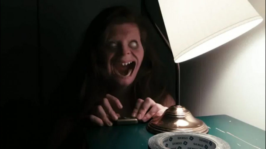 فیلم کوتاه ترسناک light out