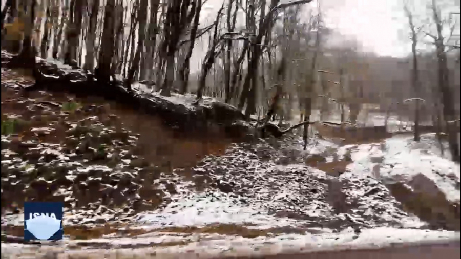 برف پاییزی در جاده اسالم به خل...