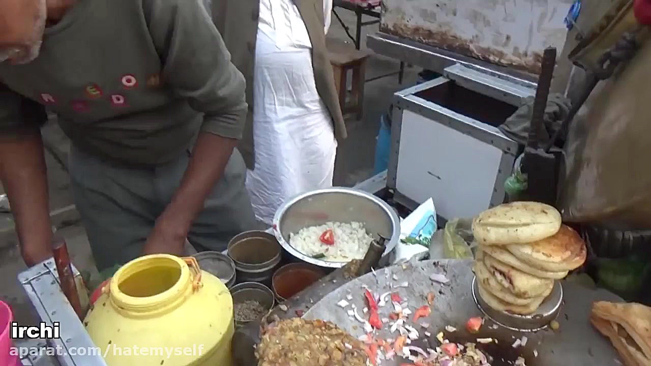 ببینید این پیرمرد سختکوش چجوری...