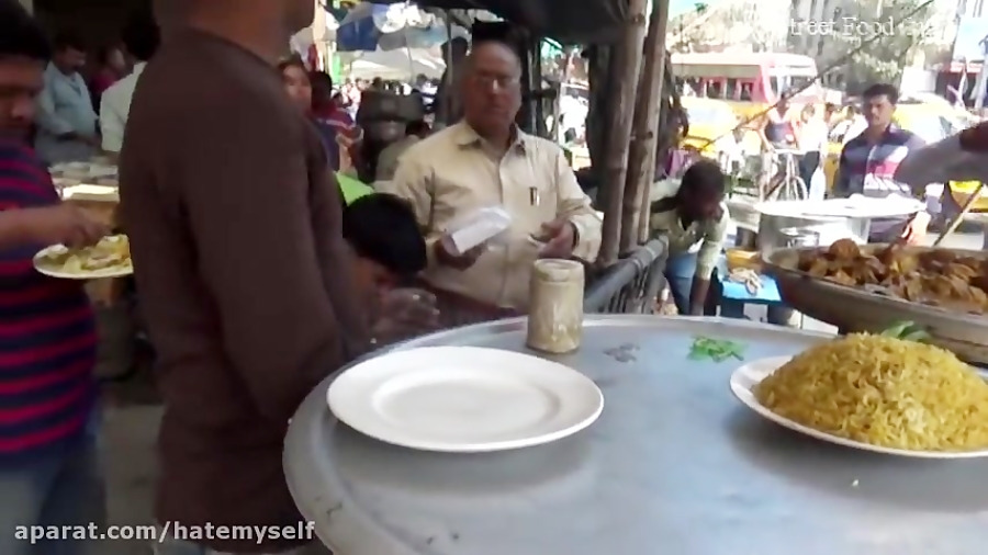 ببینید این نامردا چه مرغ بریون...