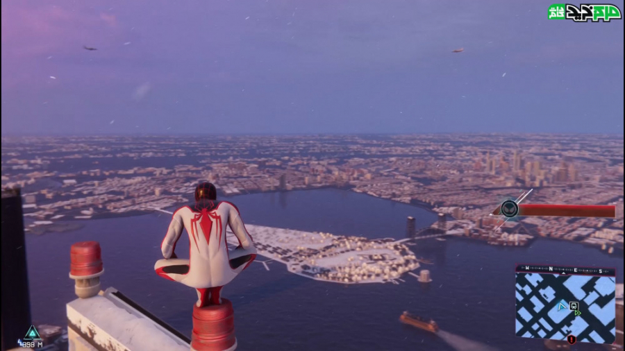 پرش از بلندترین ساختمان شهر در...