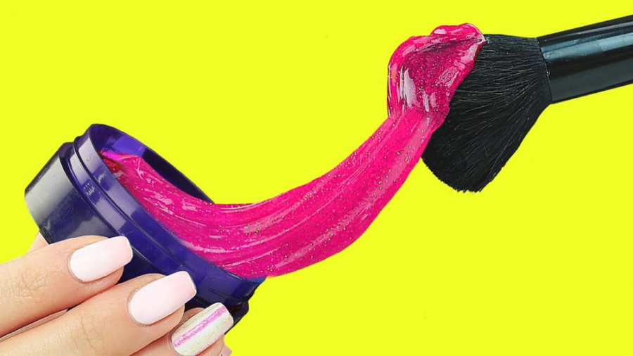 12 شوخی حرص درار با لوازم آرای...